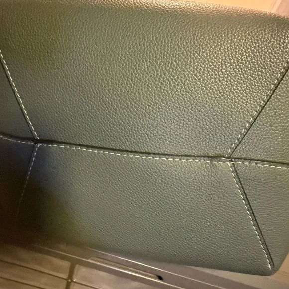 NEW Elegant Green and Brown Women's Tote Bag - Picture 2 of 5